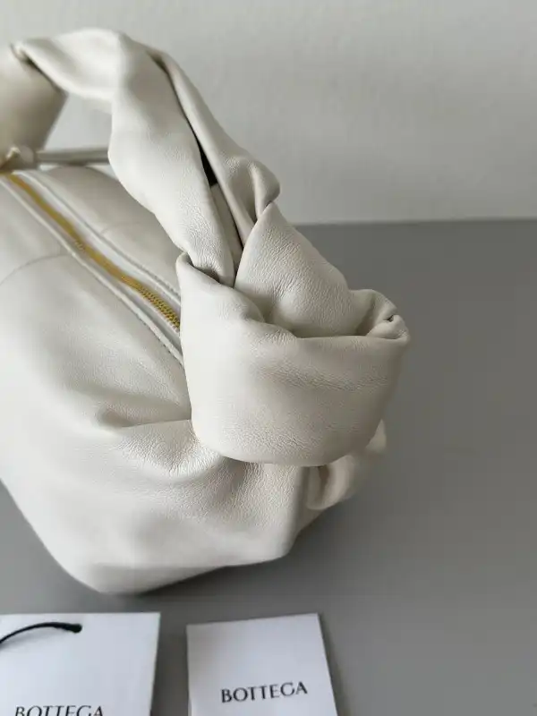 First bag ru BOTTEGA VENETA MINI DOUBLE KNOT