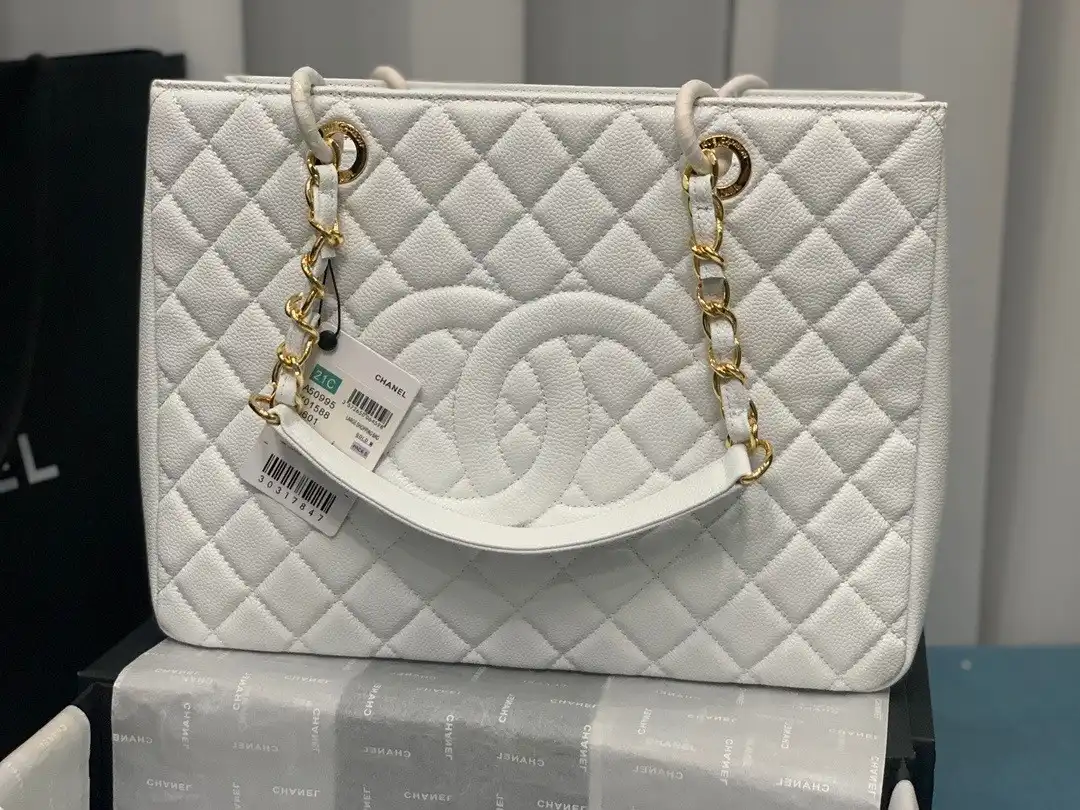 CHANEL TOTE BAG