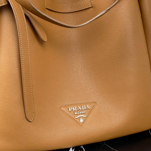 HOT SALE PRADA Leather tote