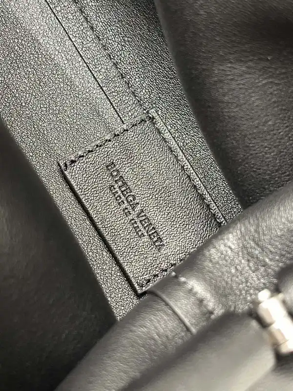 BOTTEGA VENETA POINT