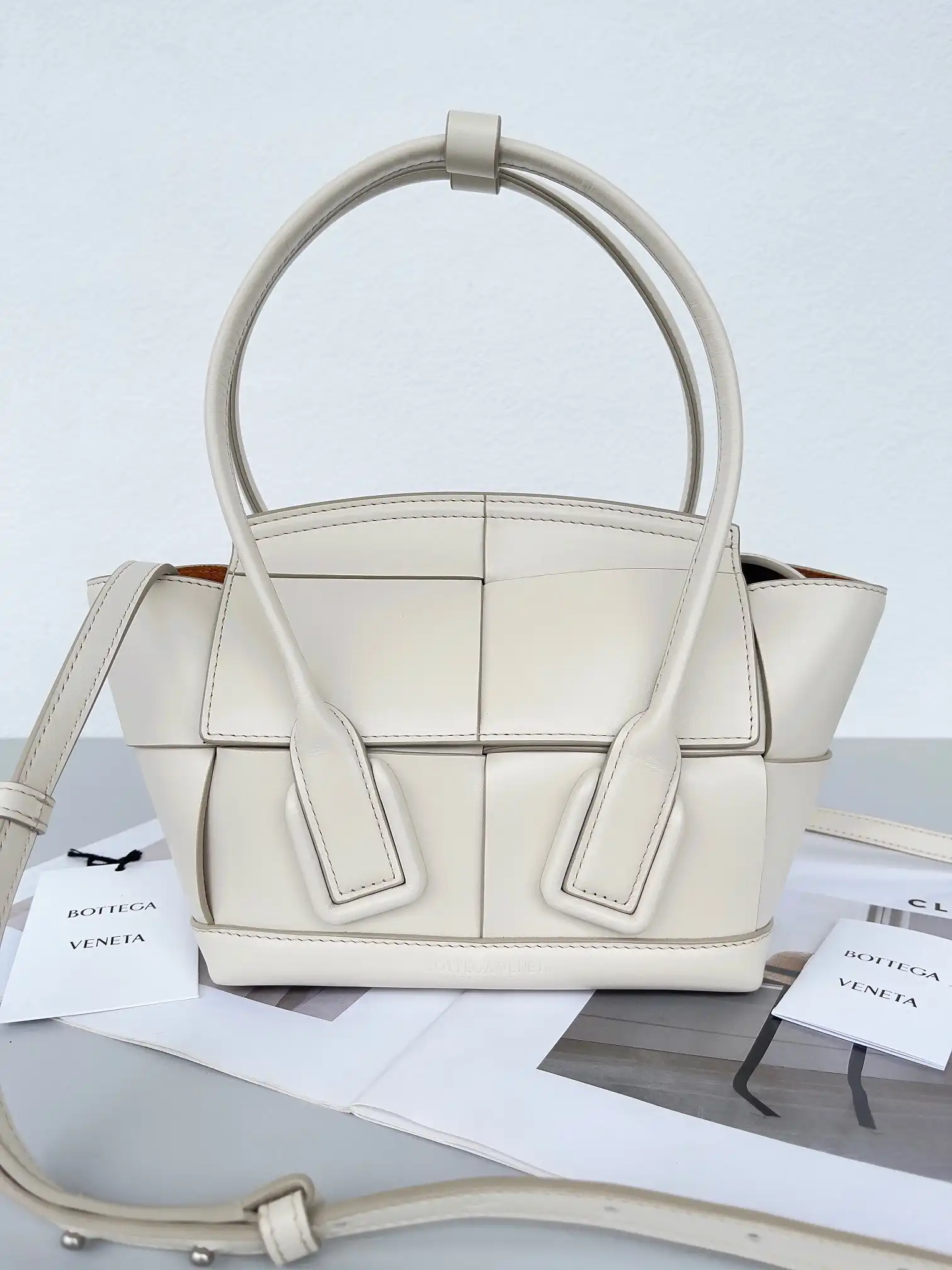 First bag ru BOTTEGA VENETA MINI ARCO