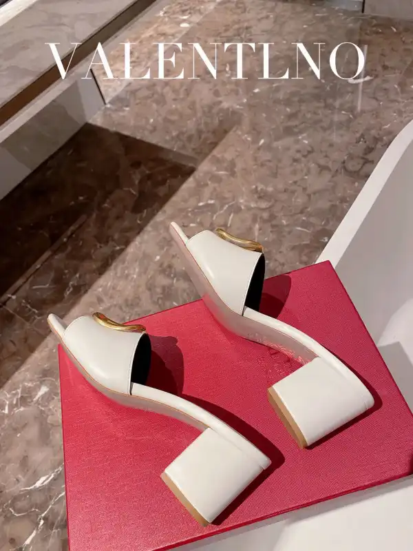 Yupoo bagsoffer VALENTINO VLOGO SIGNATURE SLIDE SANDAL