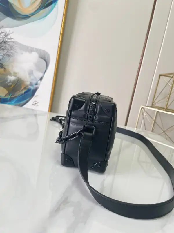 First bag ru LOUIS VUITTON MINI SOFT TRUNK