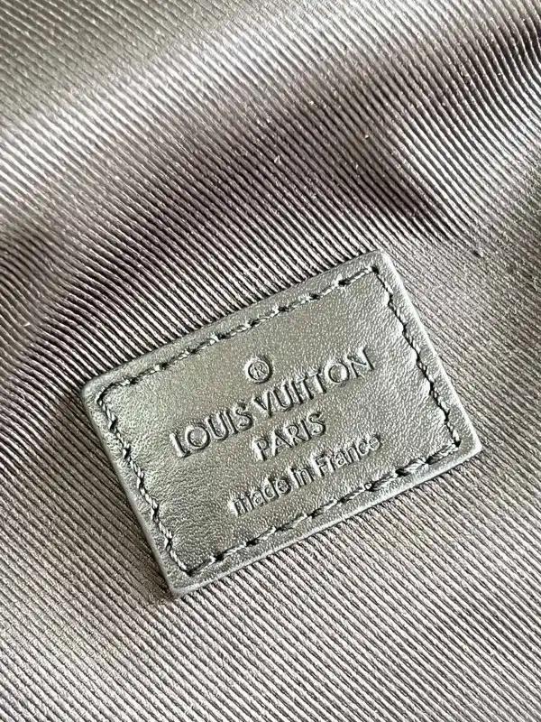 LOUIS VUITTON S-LOCK VERTICAL WEARABLE WALLET