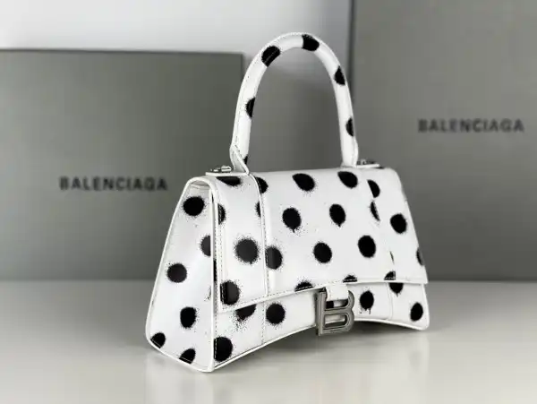 Yupoo bagsoffer BALENCIAGA HOURGLASS