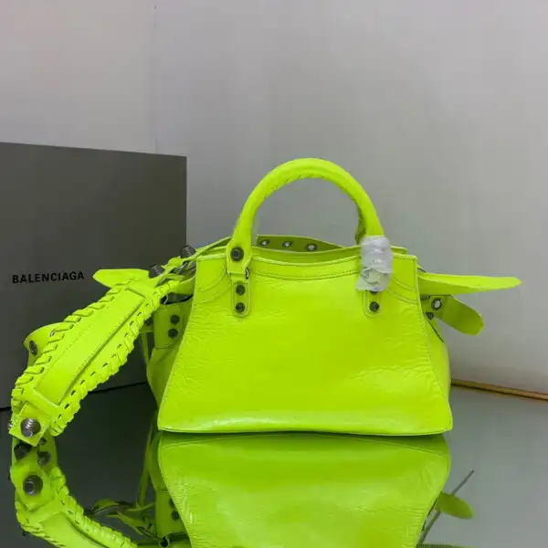 Bagsoffer BALENCIAGA NEO CAGOLE XS HANDBAG