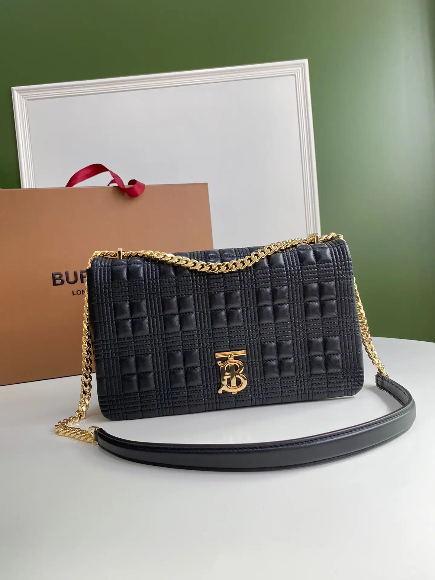 BURBERRY MEDIUM Lola Bag