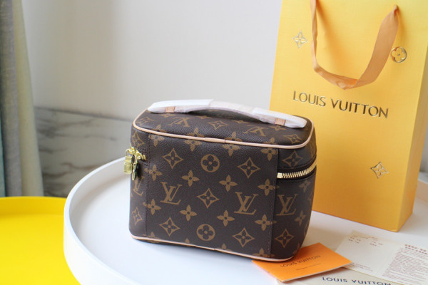 HOT SALE LOUIS VUITTON TOILETRY BAG