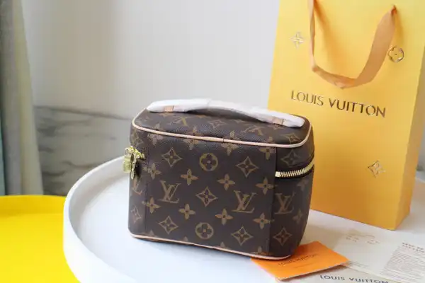 Repladies offers premium fake Louis bags at unbeatable prices. Our products are cheap because we focus on direct sales LOUIS VUITTON TOILETRY BAG