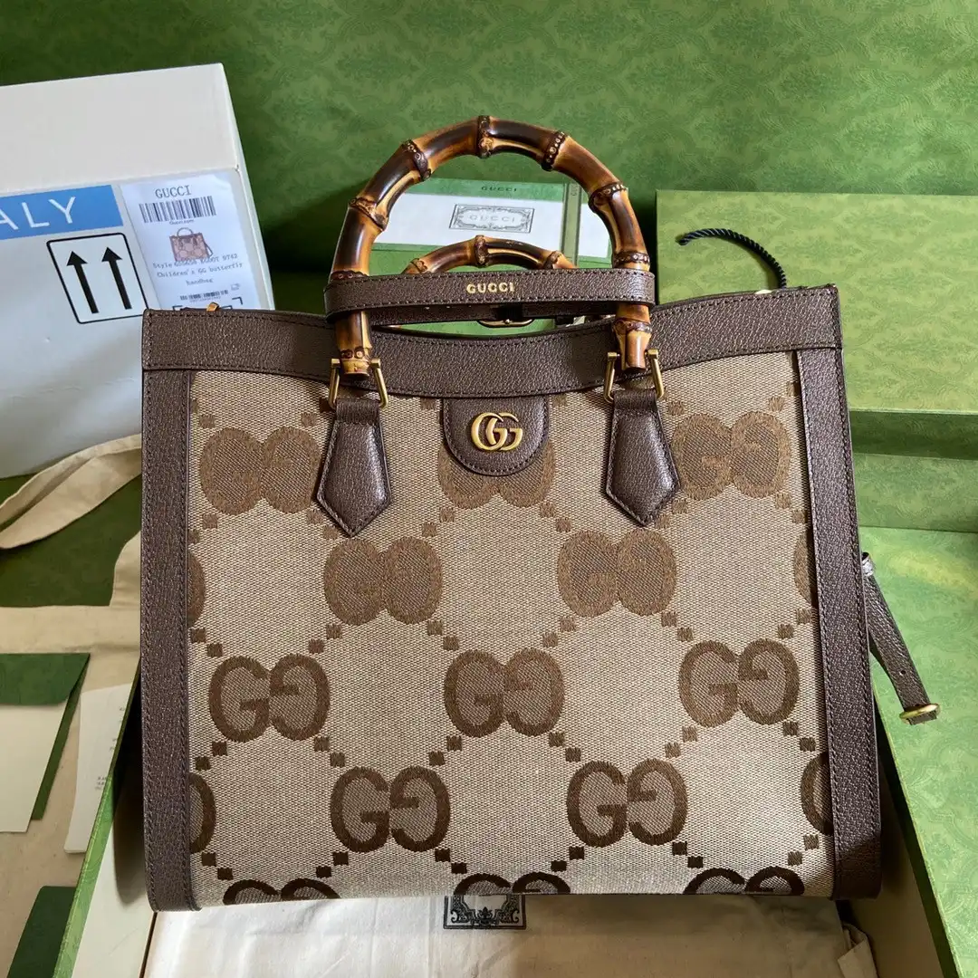 First bag ru GUCCI Diana medium tote bag with jumbo GG