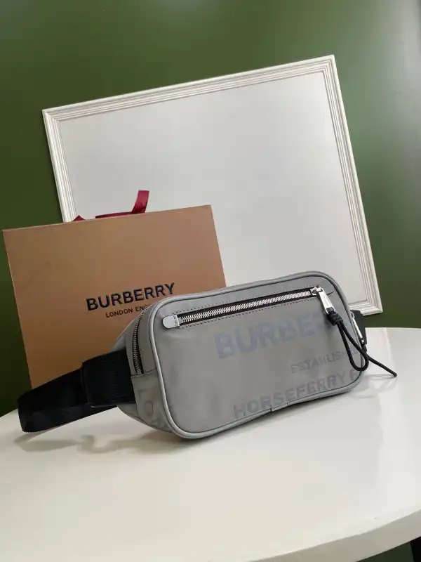 Bagsoffer BURBERRY BUM BAG