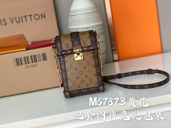 HOT SALE LOUIS VUITTON VERTICAL TRUNK POCHETTE