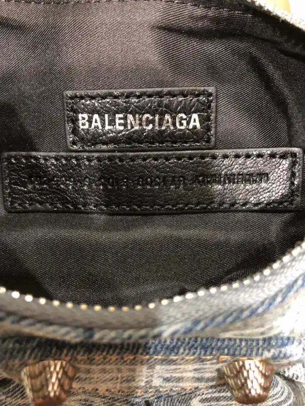 Frstbag ru BALENCIAGA WOMEN'S LE CAGOLE XS SHOULDER BAG