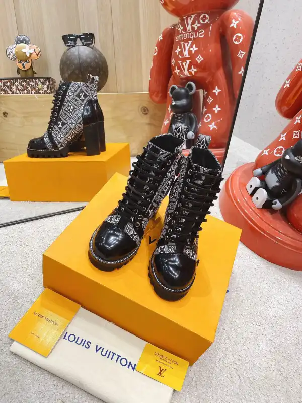 LOUIS VUITTON STAR TRAIL ANKLE BOOT 8CM