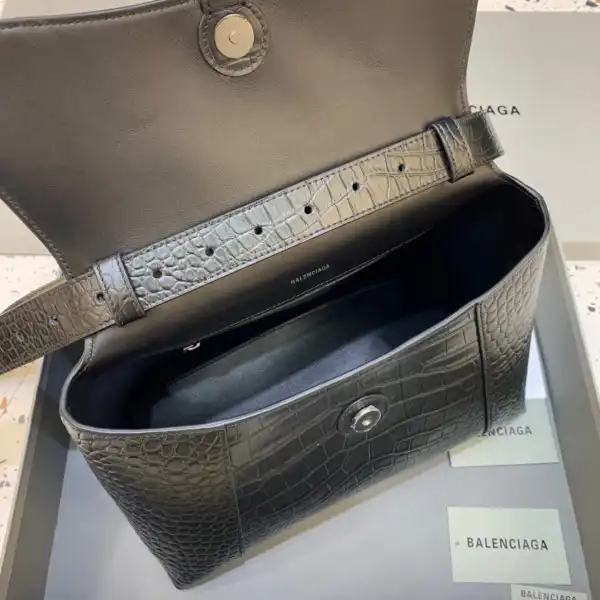 BALENCIAGA DOWNTOWN MEDIUM SHOULDER BAG