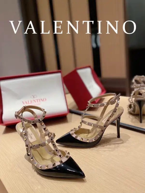 Bagsoffer VALENTINO ROCKSTUD SANDAL