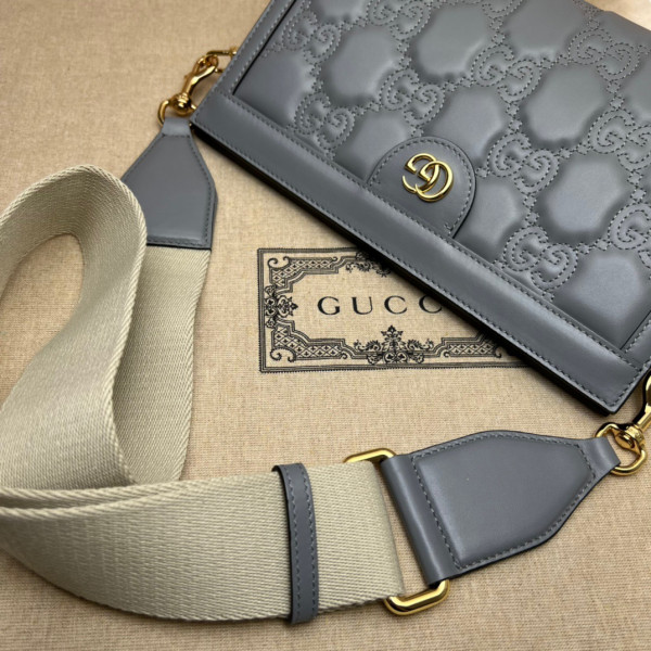 HOT SALE GUCCI GG matelassé leather shoulder bag