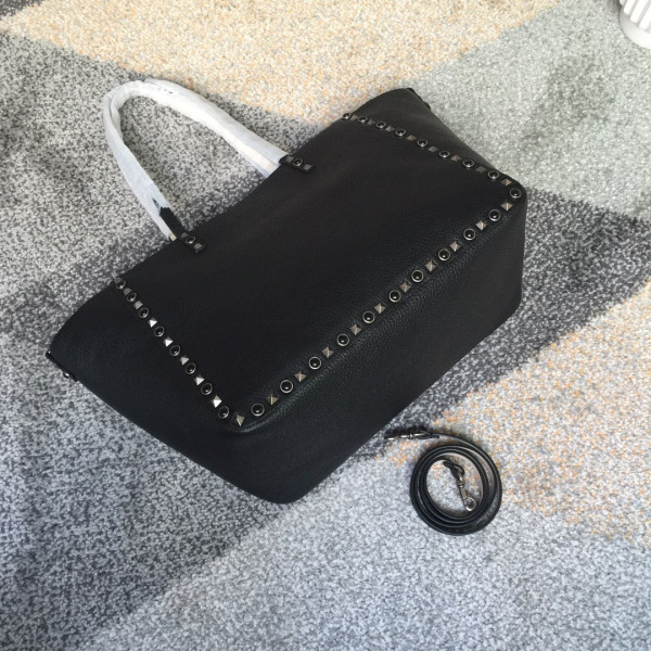 HOT SALE VALENTINO MEDIUM GRAIN CALFSKIN LEATHER ROCKSTUD BAG