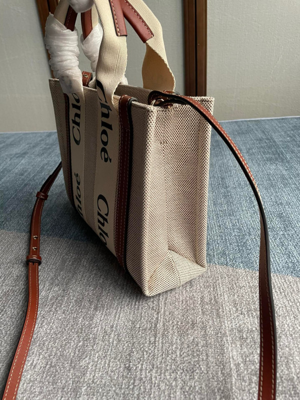 HOT SALE CHLOÉ SMALL WOODY TOTE BAG WITH STRAP