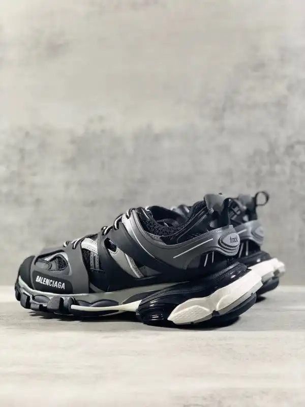 BALENCIAGA TRACK