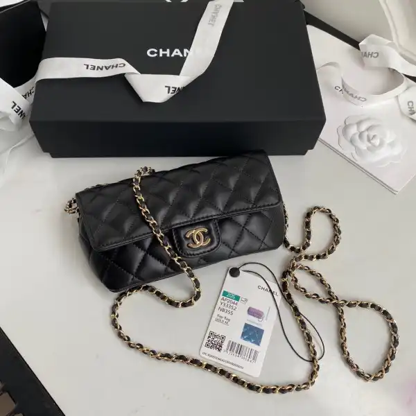 CHANEL GLASSES CASE WITH CHANELASSIC CHAIN