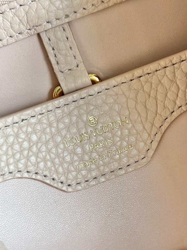 LOUIS VUITTON CAPUCINES BB