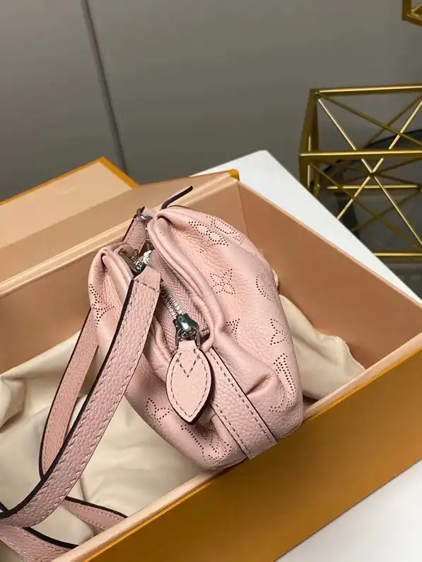 Frstbag ru LOUIS VUITTON SCALA MINI POUCH