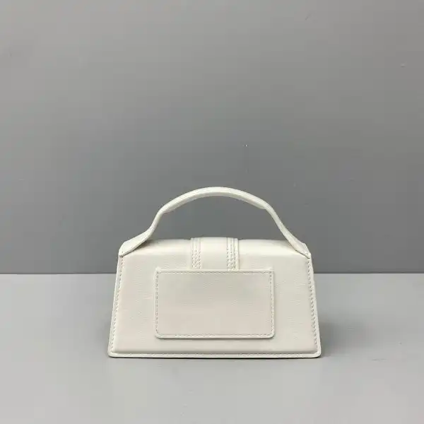 Bagsoffer JACQUEMUS Le Bambino