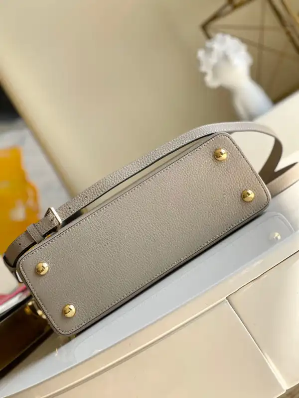 Rep LOUIS VUITTON CAPUCINES MM