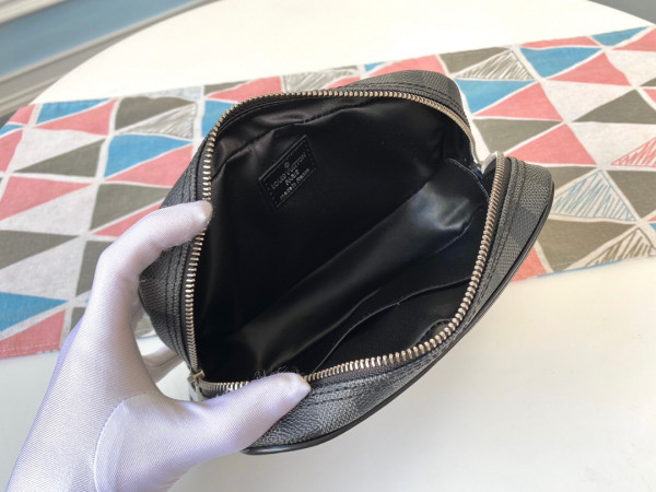 [FREE SHIPPING] LOUIS VUITTON TOILETRY POUCH PM