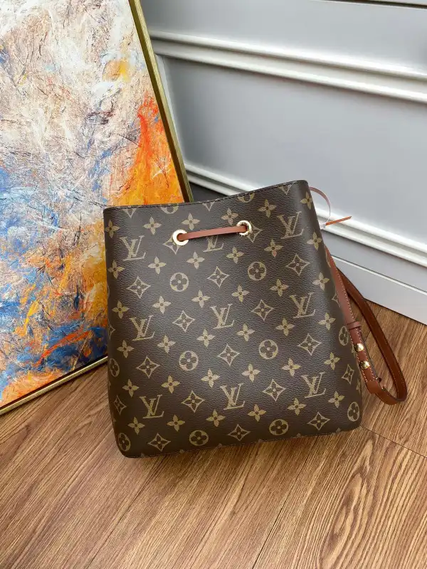 LOUIS VUITTON NÉONOÉ