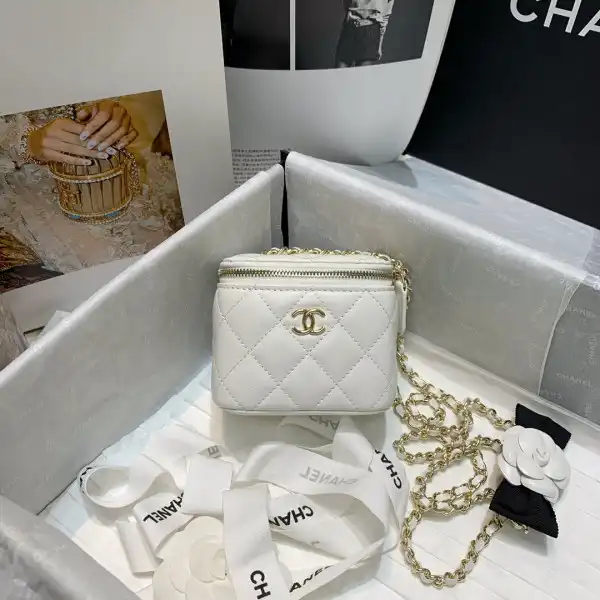 Yupoo bagsoffer CL SMALL VANITY WITH CHAIN