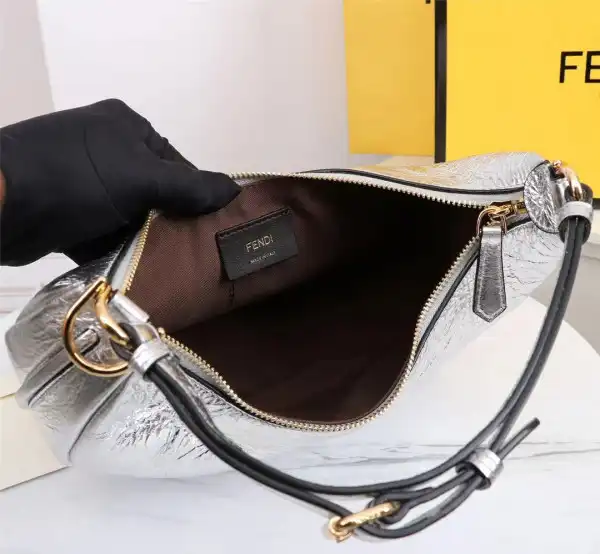 First bag ru Fendi Fendigraphy Small