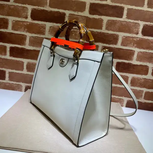 Bagsoffer GUCCI Diana medium tote bag