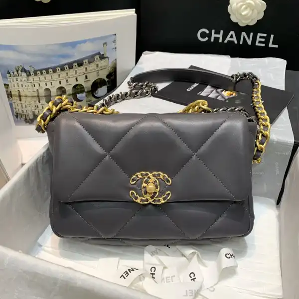 CHANEL 19 FLAP BAG