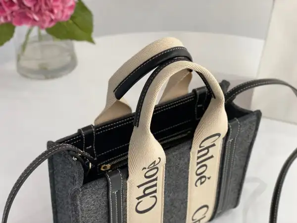 First Bag Ru CHLOÉ small woody tote bag