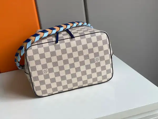 LOUIS VUITTON NÉONOÉ MM