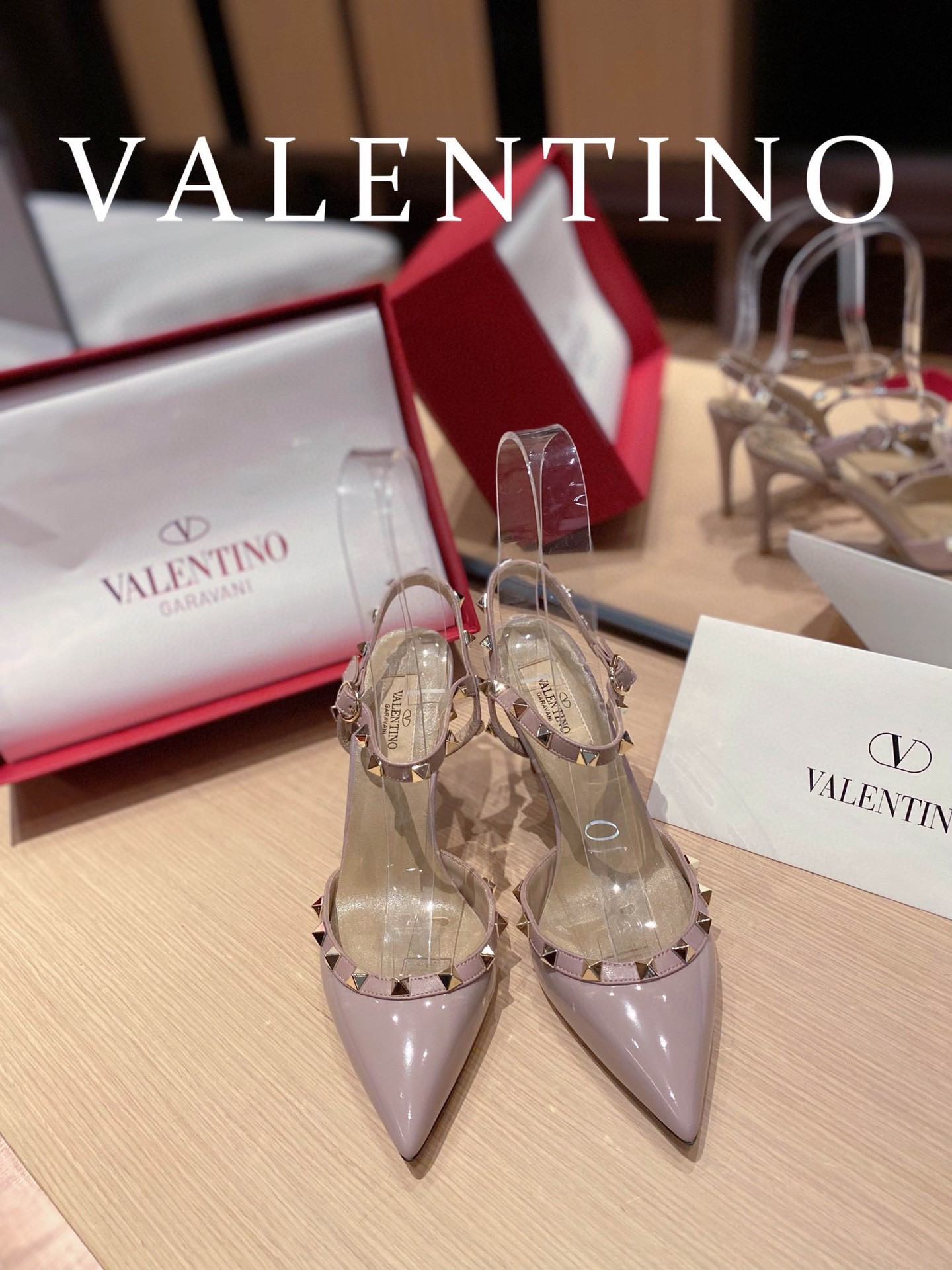 HOT SALE VALENTINO ROCKSTUD SANDAL