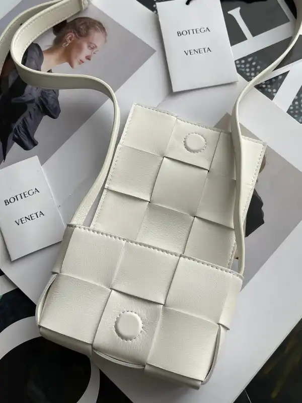 First bag ru BOTTEGA VENETA Candy mini Cassette-12*8*4cm