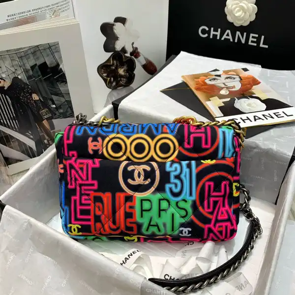 CHANEL 19 FLAP BAG