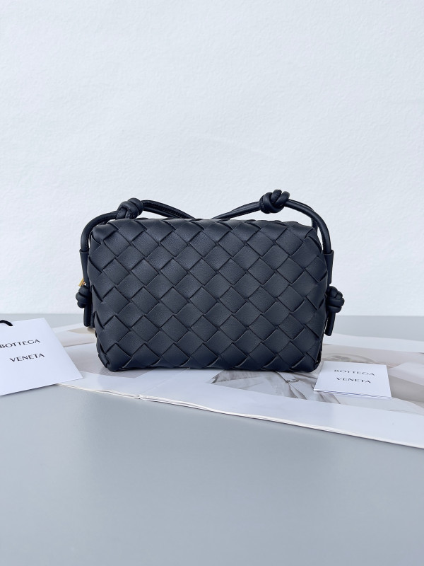 HOT SALE BOTTEGA VENETA Mini Loop Camera Bag