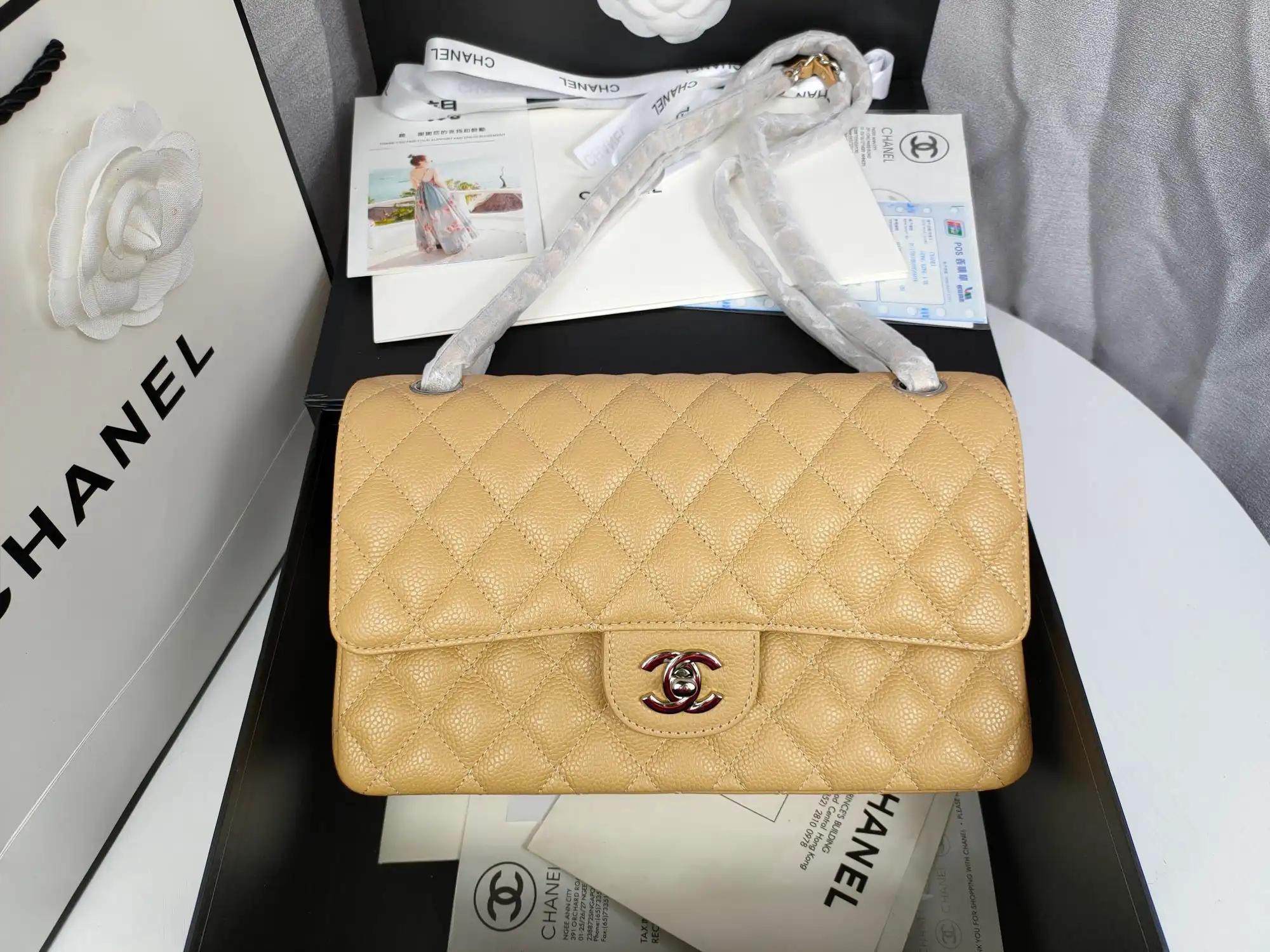 CL CLASSIC HANDBAG