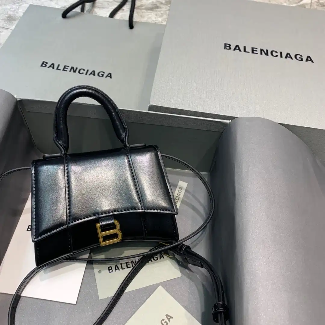 First bag ru BALENCIAGA HOURGLASS