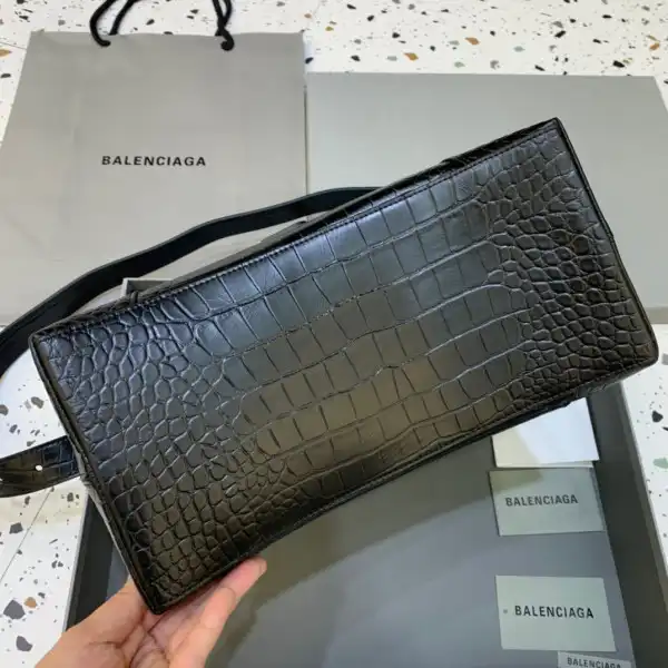 BALENCIAGA DOWNTOWN MEDIUM SHOULDER BAG