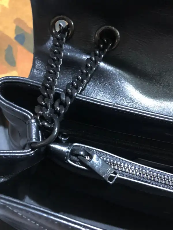 First bag ru YSL LOULOU MEDIUM