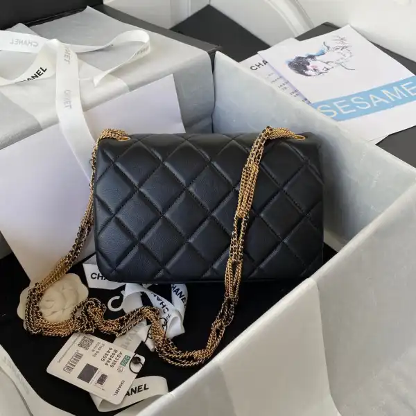 CHANEL SMALL FLAP BAG