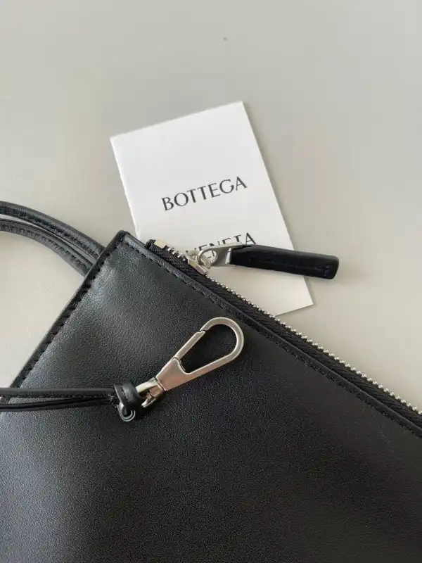 BOTTEGA VENETA Small Arco Tote Bag