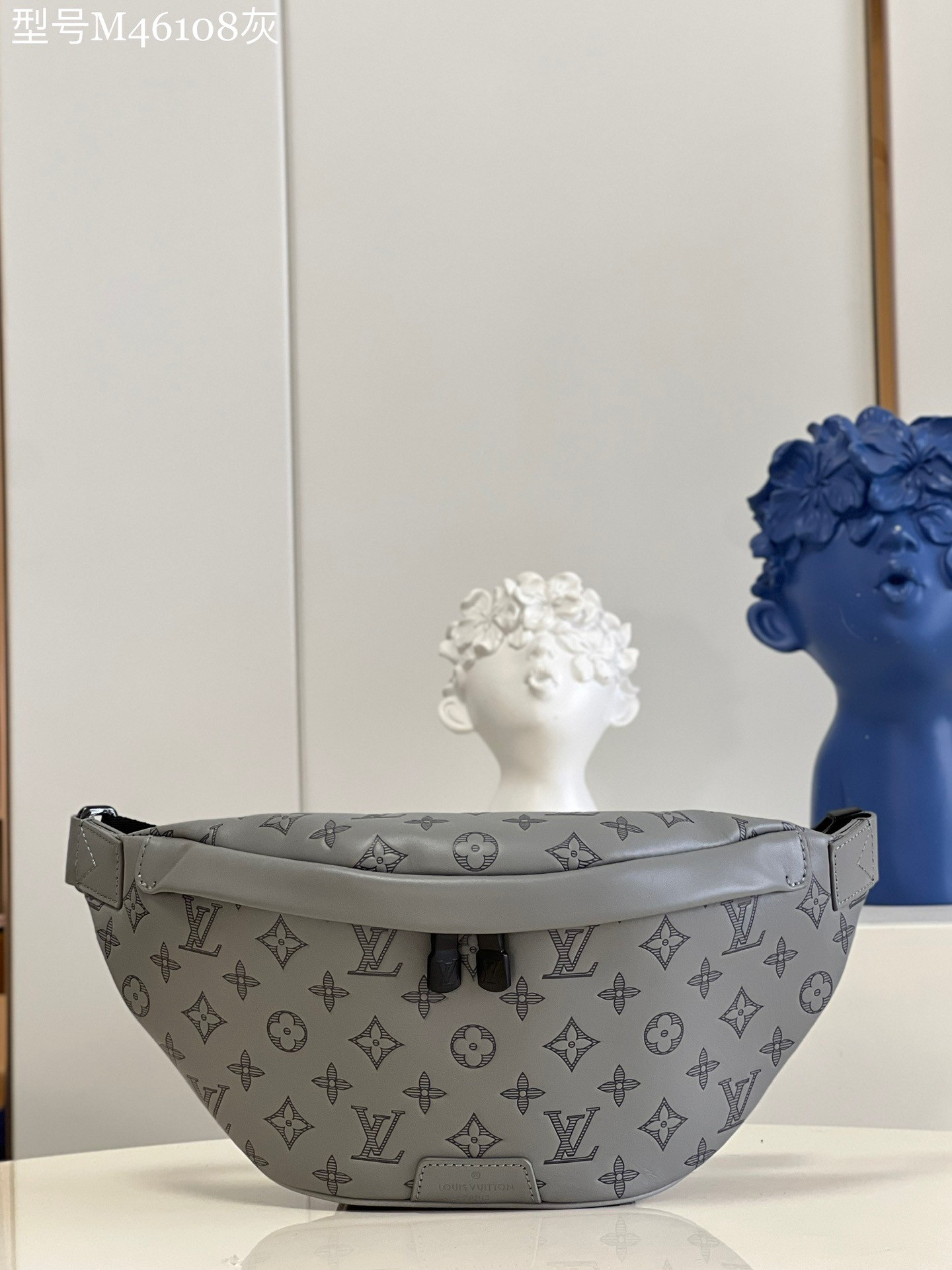 LOUIS VUITTON DISCOVERY BUMBAG