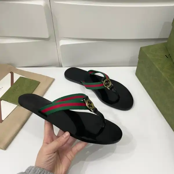 GUCCI slippers