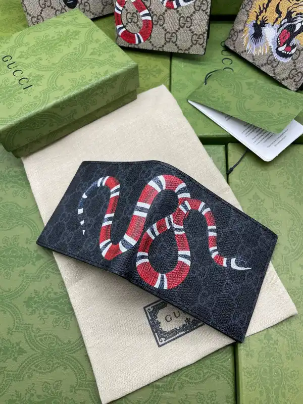 GUCCI WALLET